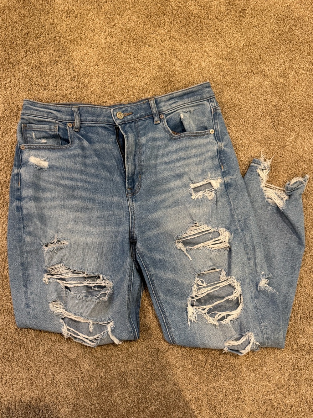 American Eagle Distressed High-Rise Women’s Jeans in Light Blue